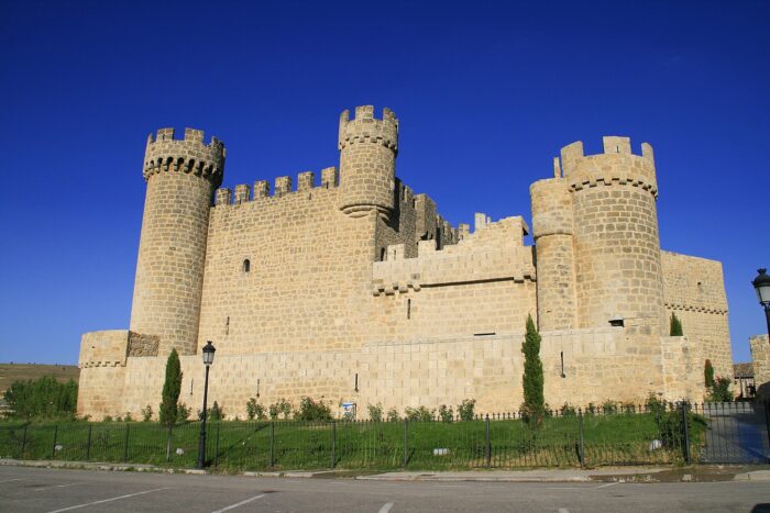 Casa Rural 4**** Hacienda Montorio en Burgos. Tel. 629418896 - Castillo de Olmillos de Sasamon Flickr 4923209599 respenda min